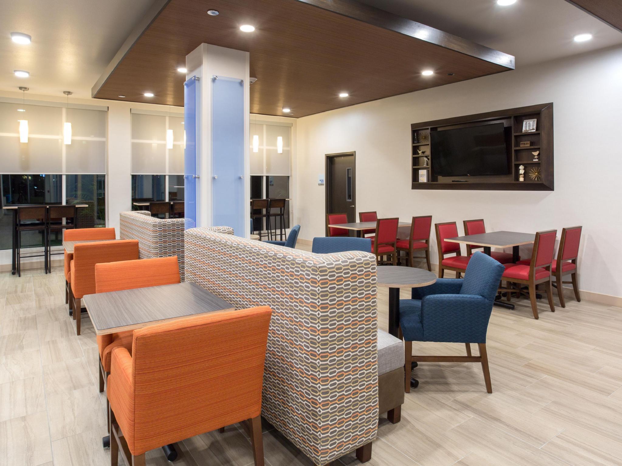 Holiday Inn Express & Suites Lincoln I - 80 By Ihg Luaran gambar